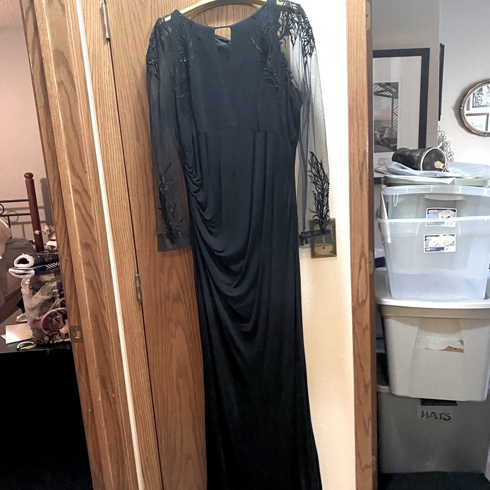 Beautiful, elegant long black gown by David Meister.